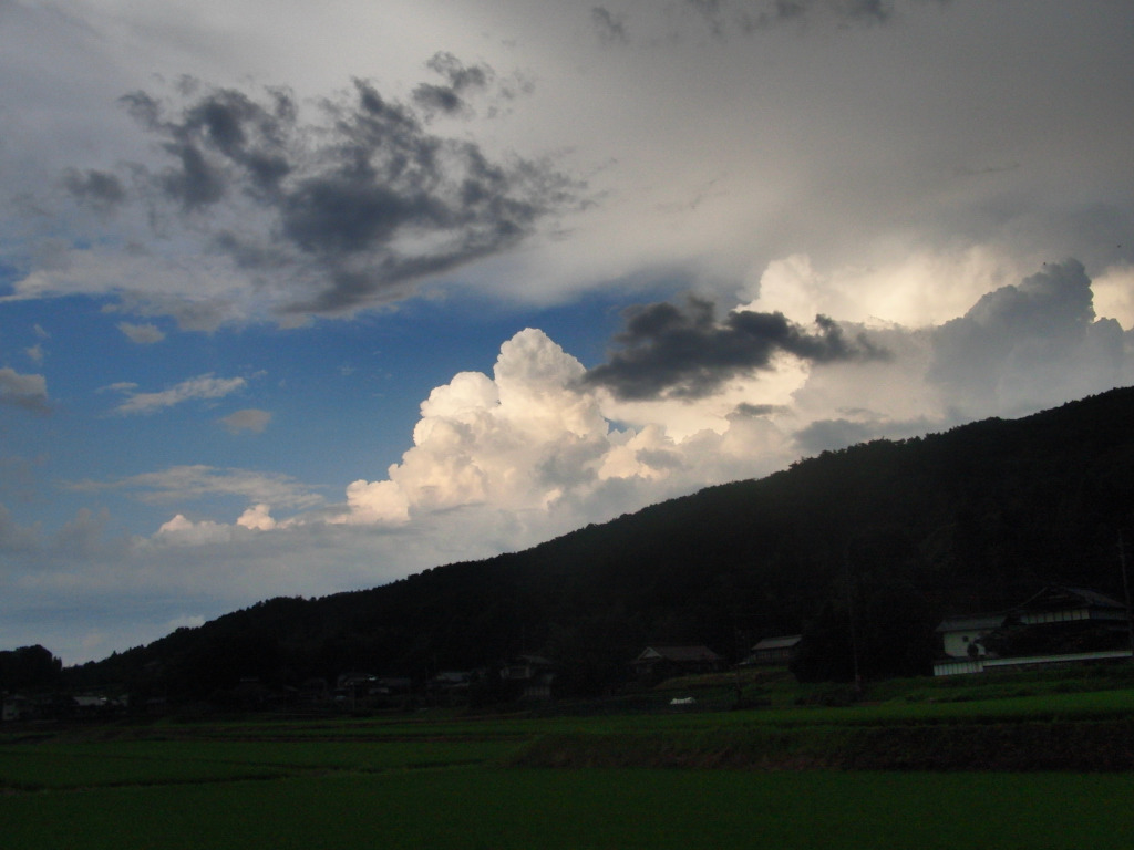 芸備線から見る入道雲