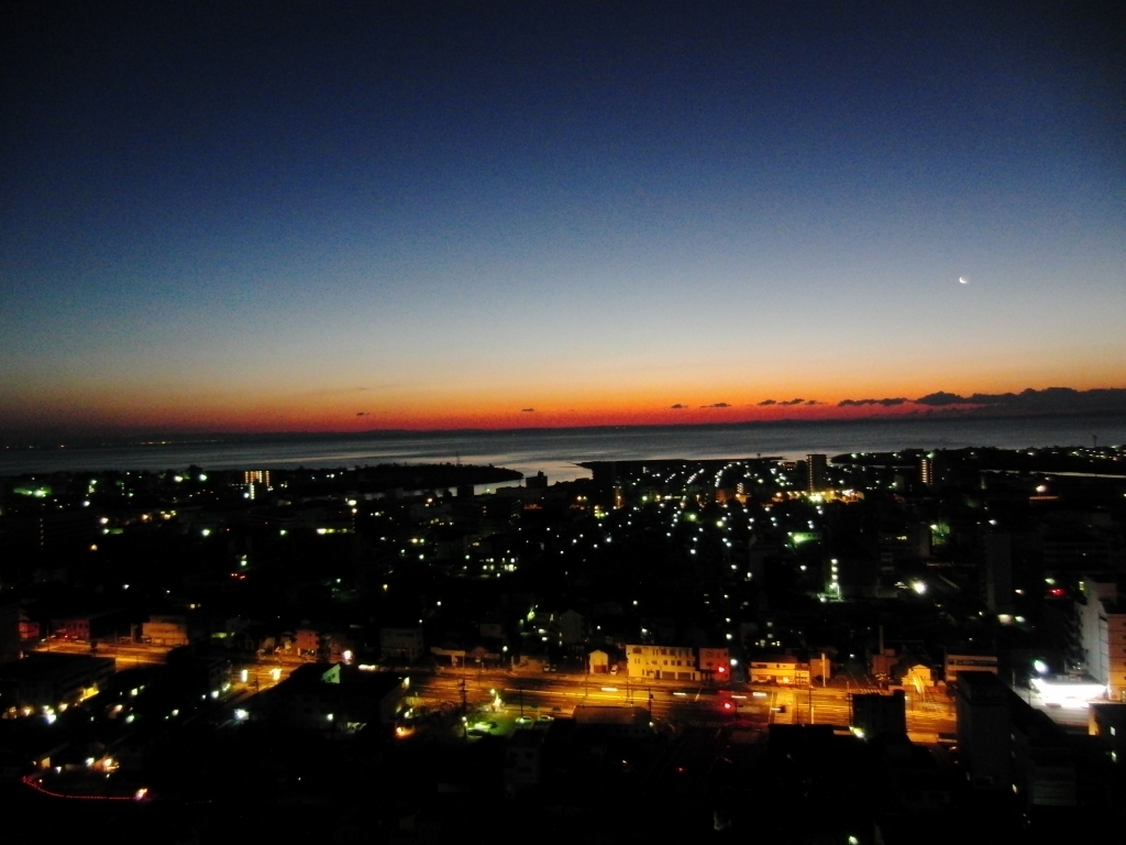 伊勢湾の夜明けちょっと前