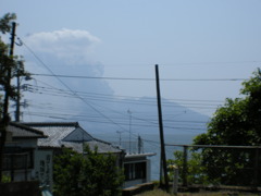 宮浦宮から桜島を望む