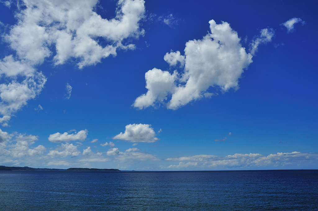 夏色の空と海