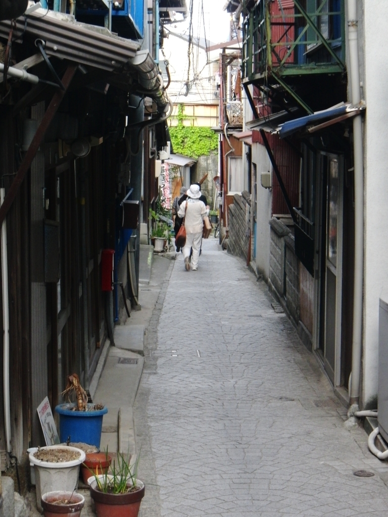 路地裏