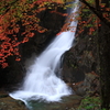 紅葉と銅穴の滝
