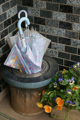 7073 火鉢の傘立