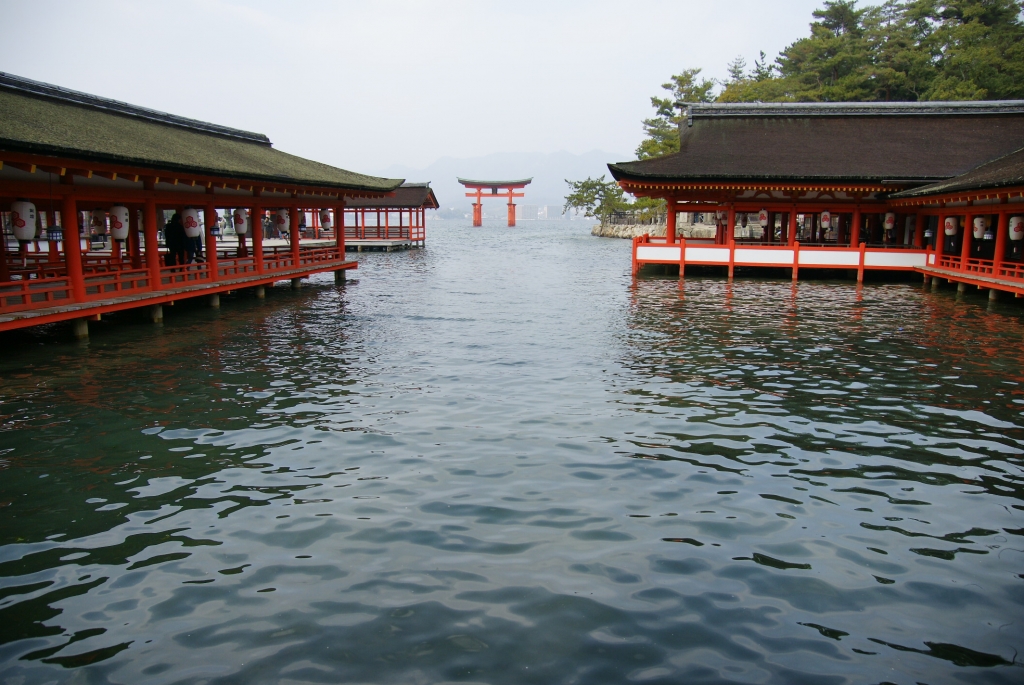 厳島神社