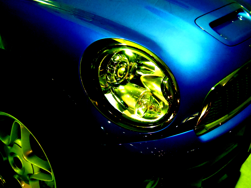 メタリックブルー