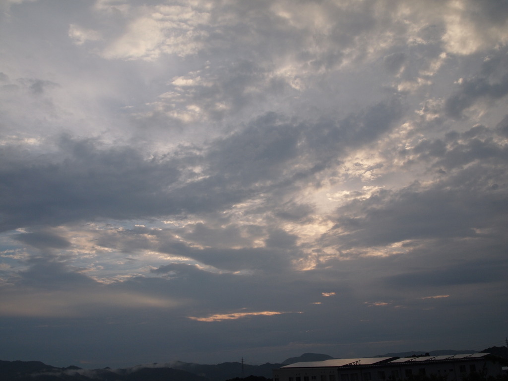 梅雨明け空？