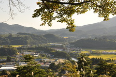 最上川と山々