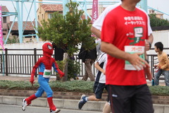 スパイダーマンも走る!