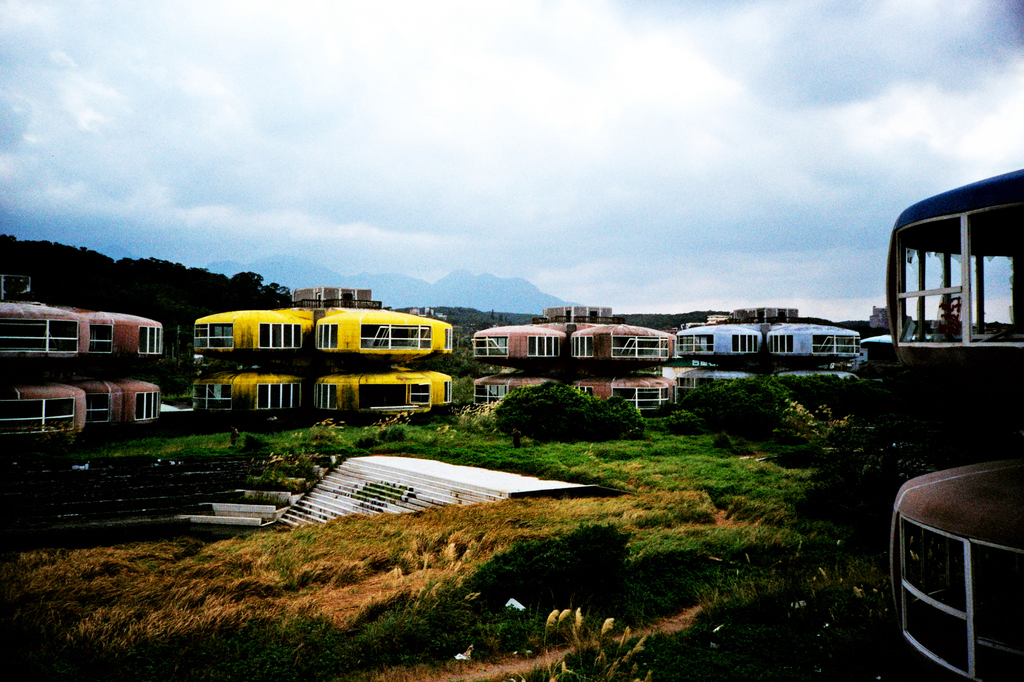 UFO屋敷群　-LOMO  LC-A-