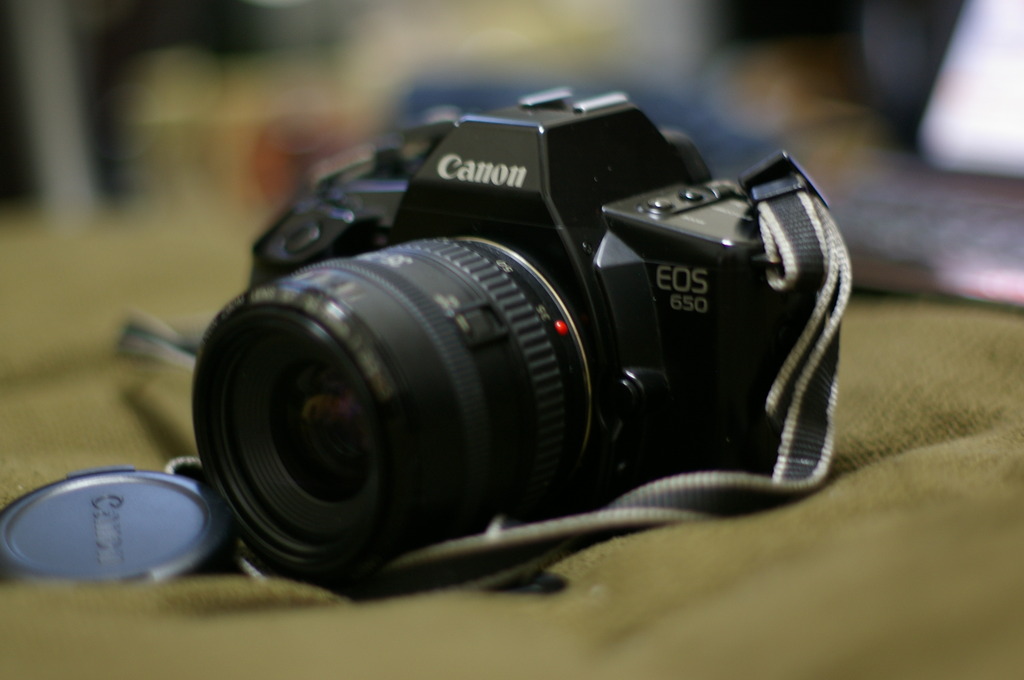 ＥＯＳ６５０