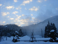 雲と雪のコントラスト