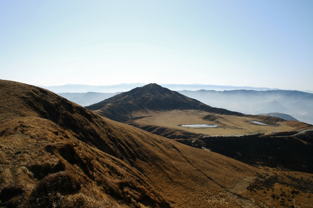 烏帽子岳と草千里～杵島岳山頂より～