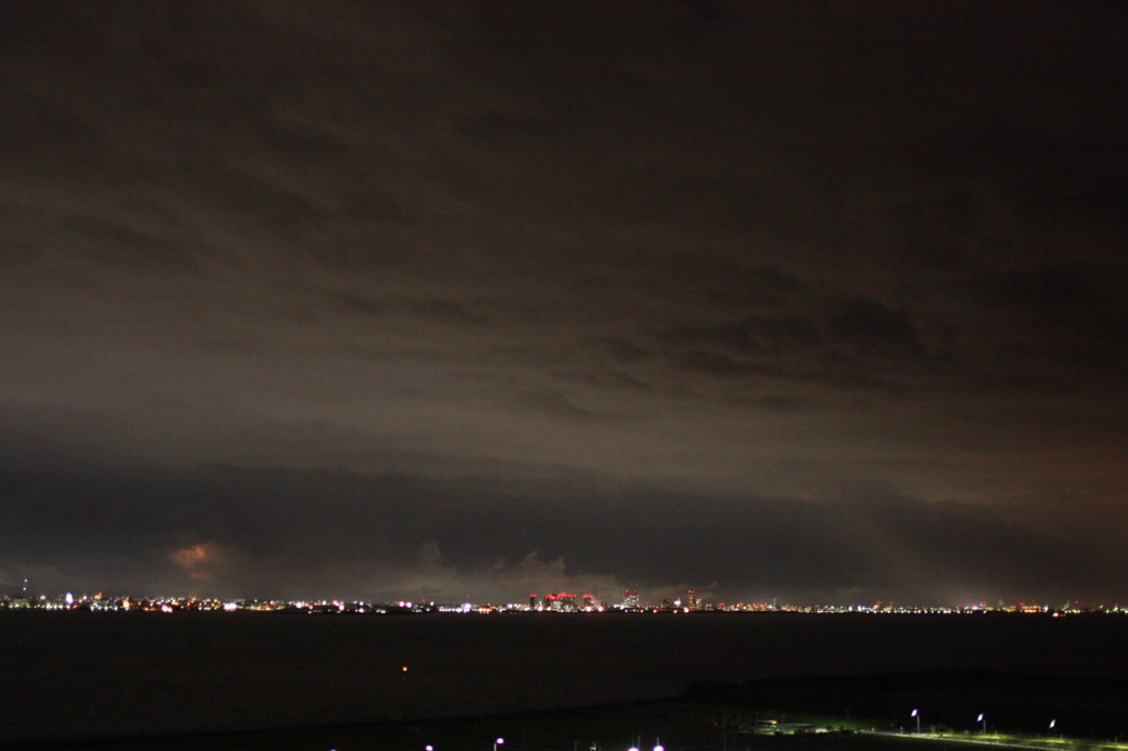 夜雨雲