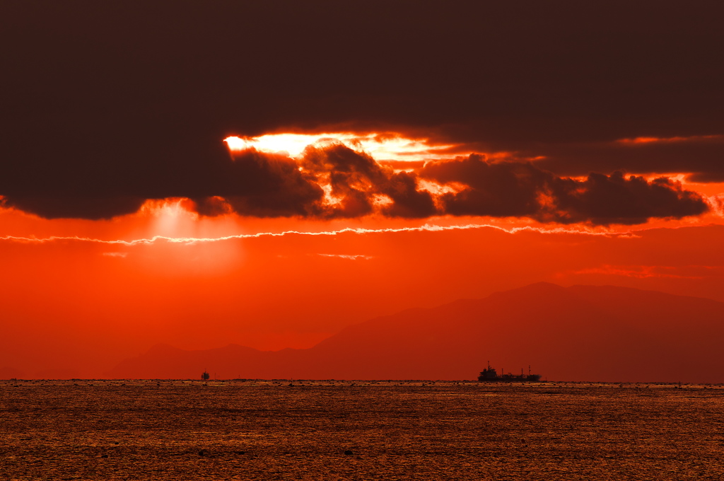 冬の播磨灘に沈む夕日１３