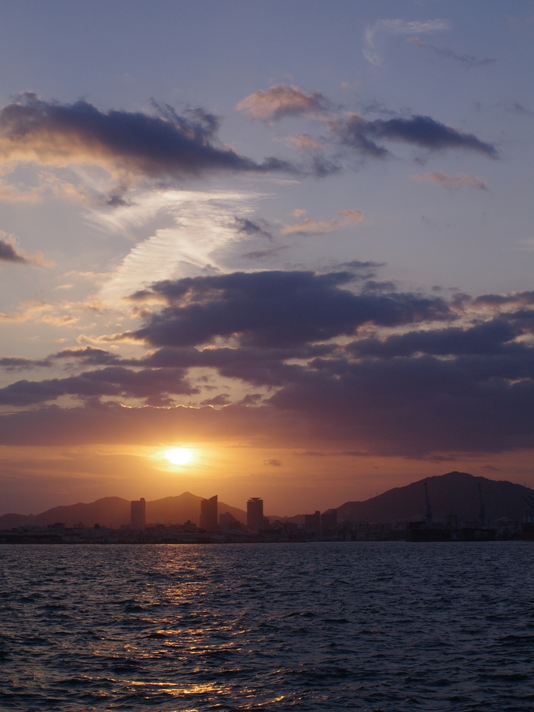 夕日（みなと神戸）