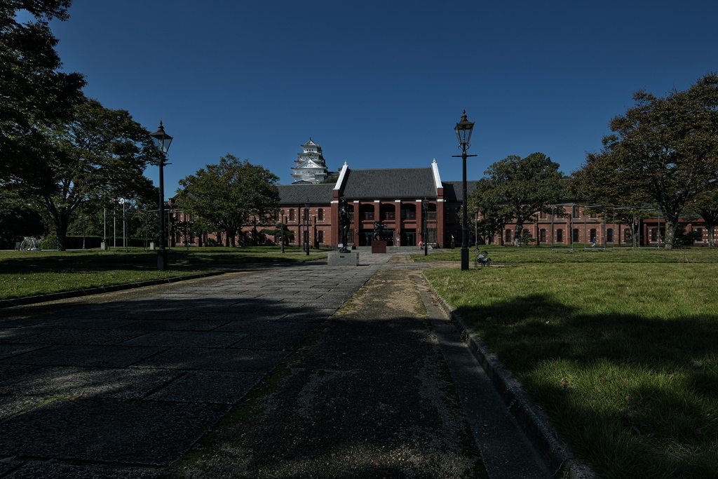 姫路市立美術館と姫路城１