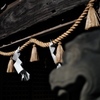 神社の注連縄（しめなわ）