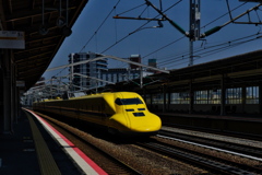 西明石駅を行くドクターイエロー２