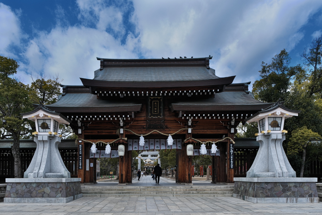湊川神社１（表神門）