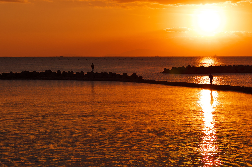 秋の播磨灘に沈む夕日１