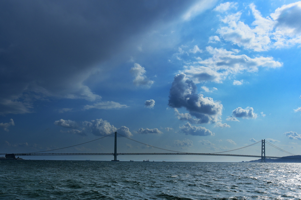 大蔵海岸から望む明石海峡大橋２