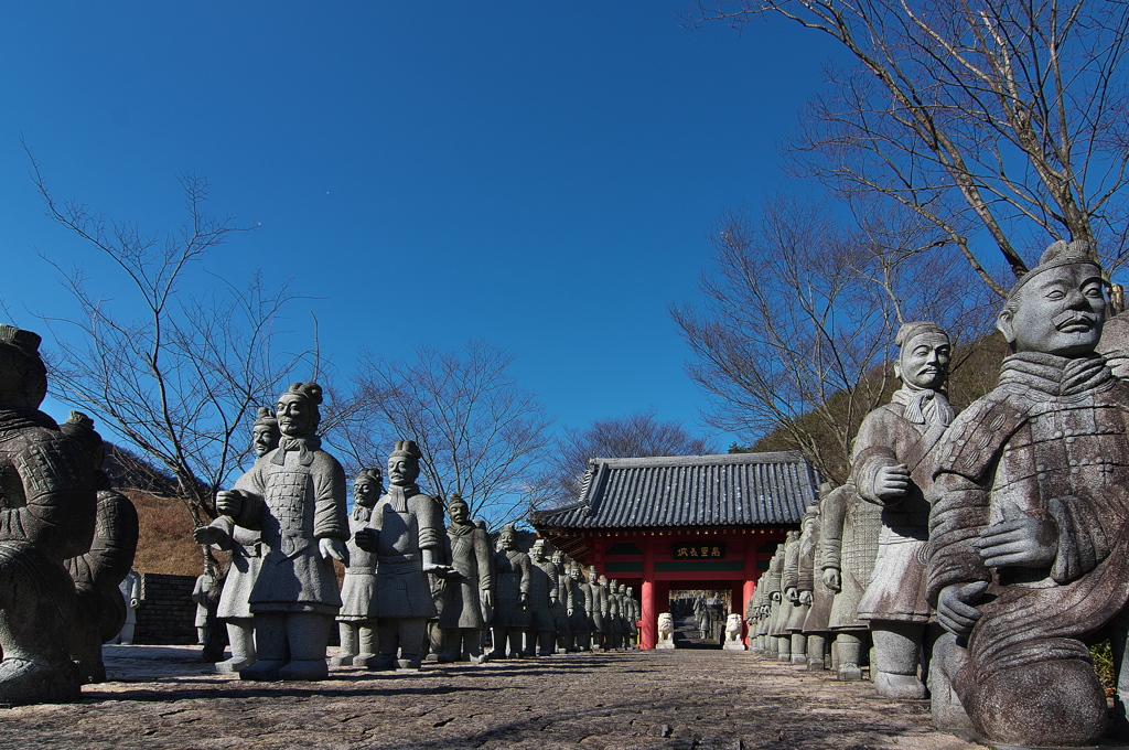 姫路は「太陽公園」へ２（石のエリア２万里長城登場門）