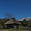 御机（みづくえ）の茅葺小屋２