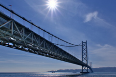 明石海峡大橋と太陽２