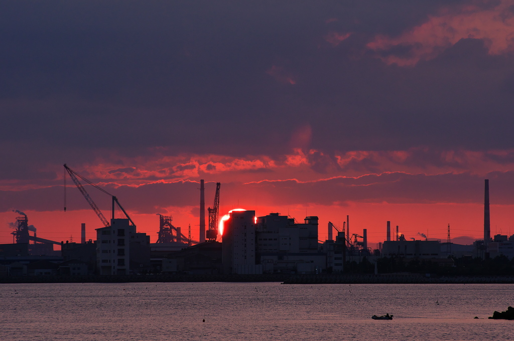 播磨灘の人工島に沈む夕日３