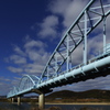 セルリアンブルーの水管橋