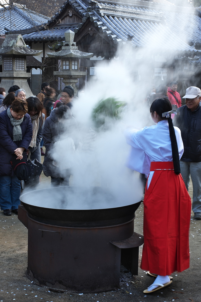 住吉神社の節分祭（湯立て行事）