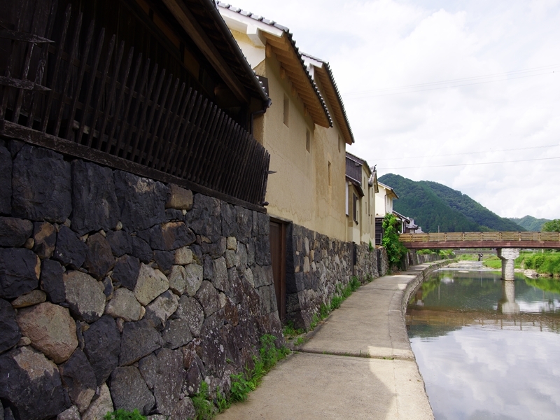 宿場町平福（ひらふく）川端風景