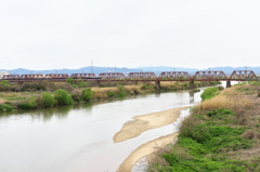 木津川を渡る京阪電車