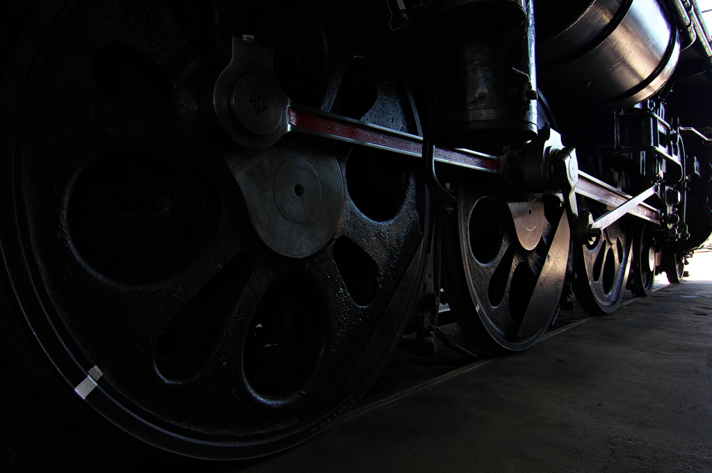 京都鉄道博物館にて３（ＳＬの動輪１）