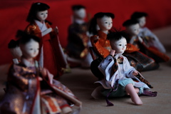 神社の童の雛人形（ひなにんぎょう）１