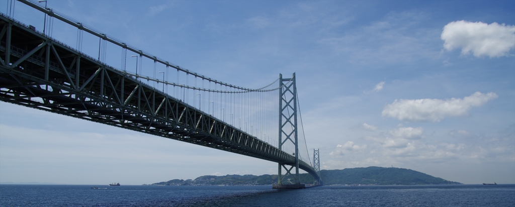 春の明石海峡大橋２