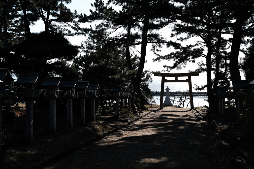 年の瀬の神社にて１