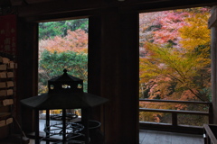 晩秋の書写山円教寺にて（摩尼殿）