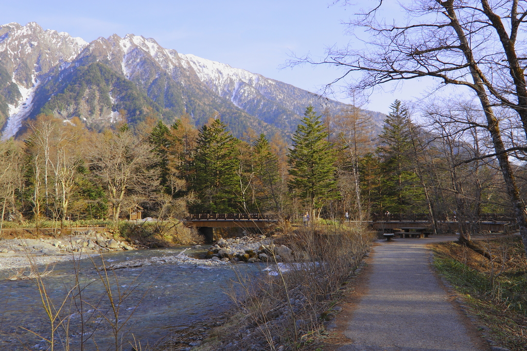 田代橋に続く道