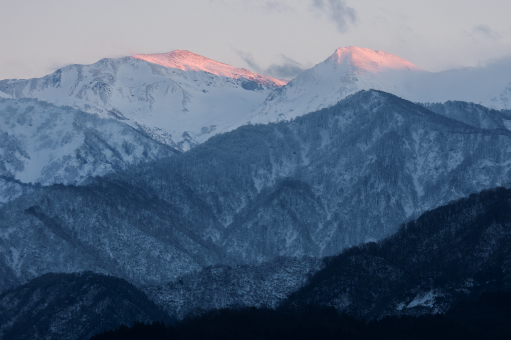 暮れ行く冬山