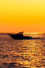 夕暮のFishing boat