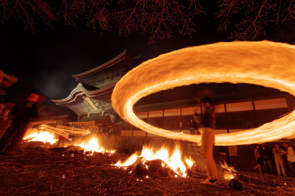 火振り神事ーカメラもうちょっと右^^