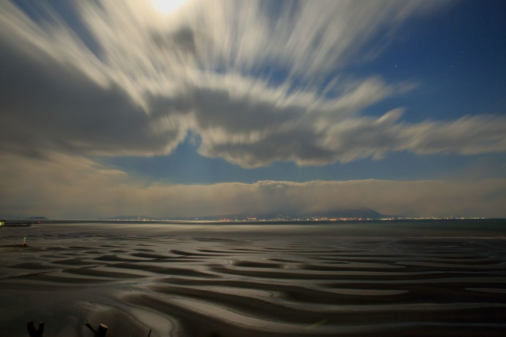 雲流るる