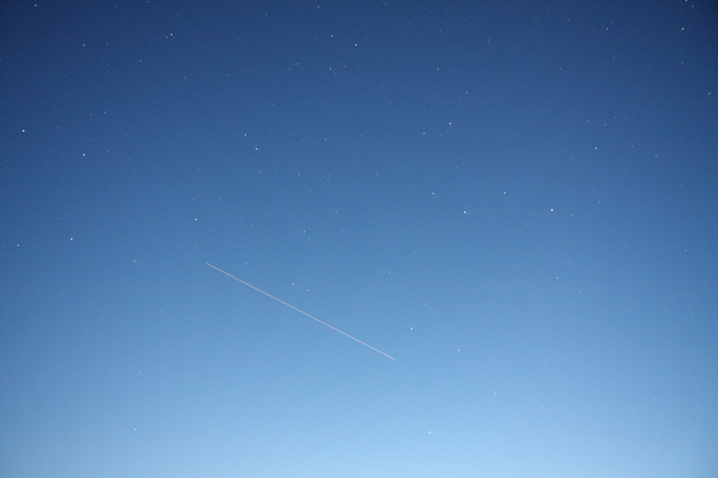 夜明けの流れ星？