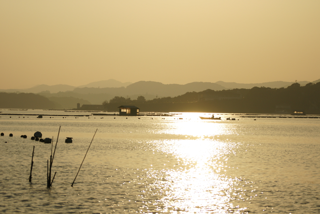 船と夕日２