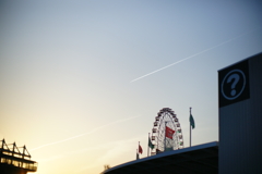 鈴鹿サーキットと飛行機雲