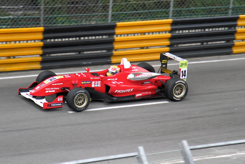 F3
