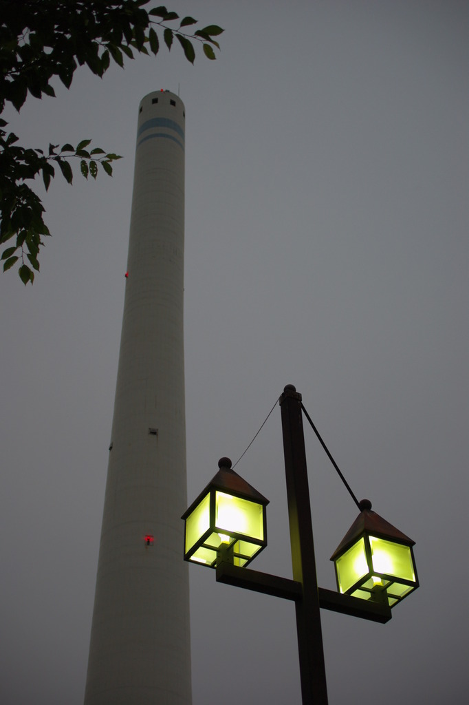 煙突と街灯