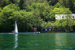 入り江の奥にて