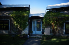 丘の上の入り口